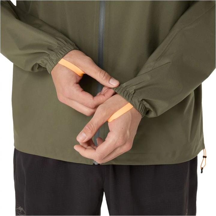 Actual product image ASICS Performance Fujitrail Waterpr Jacket Men (M)