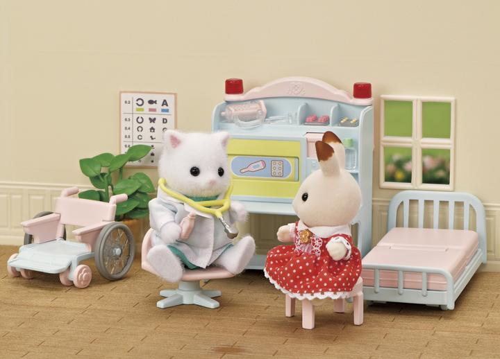 Actual product image Sylvanian Families Country Doctor Play Set with Figure