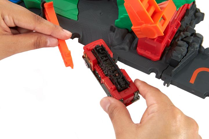 Produktbild Hot Wheels City Drachen-Angriff Looping Set, Zubehör inkl. 1 Spielzeugauto
