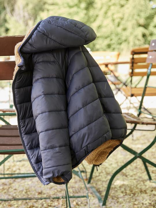 Image du produit Vertbaudet Jungen Wende-Steppjacke mit Teddyfleece, Recycling-Polyester-Wattierung (92)