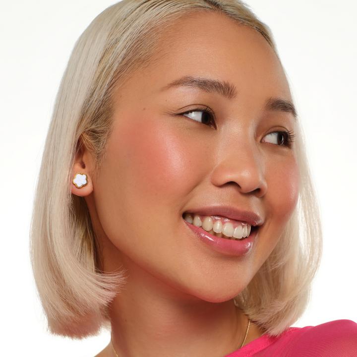 Produktbild essence BLUSH crush! (130 Sweet Hibiscus)