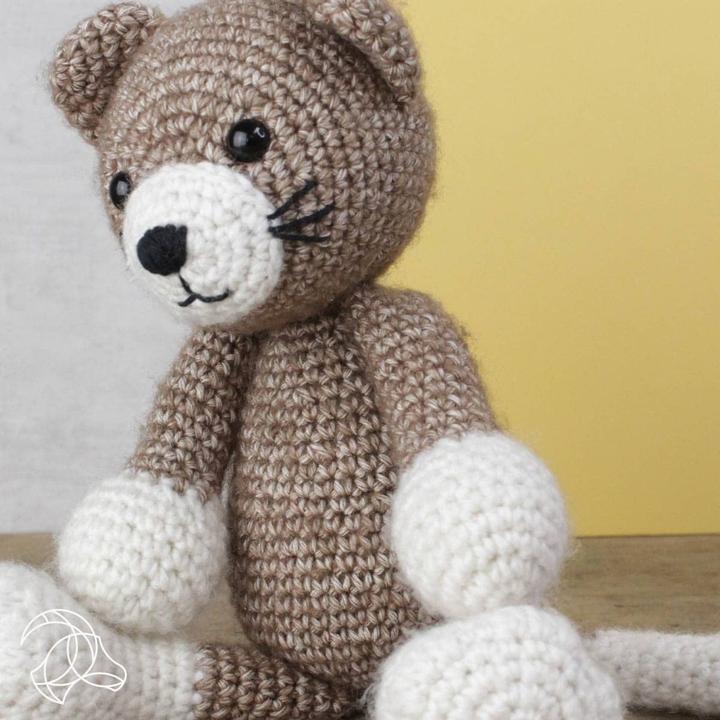 Actual product image Hardicraft Cat Robin - Crochet Set