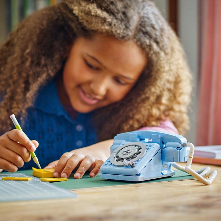 Actual product image LEGO Retro telephone (31174, LEGO Creator Expert)
