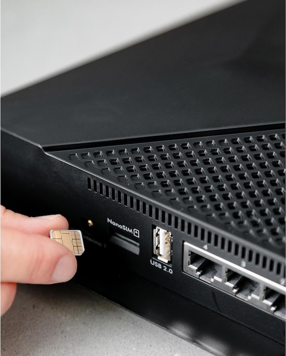 Produktbild Netgear LAX20-100EUS 4G LTE WiFi 6