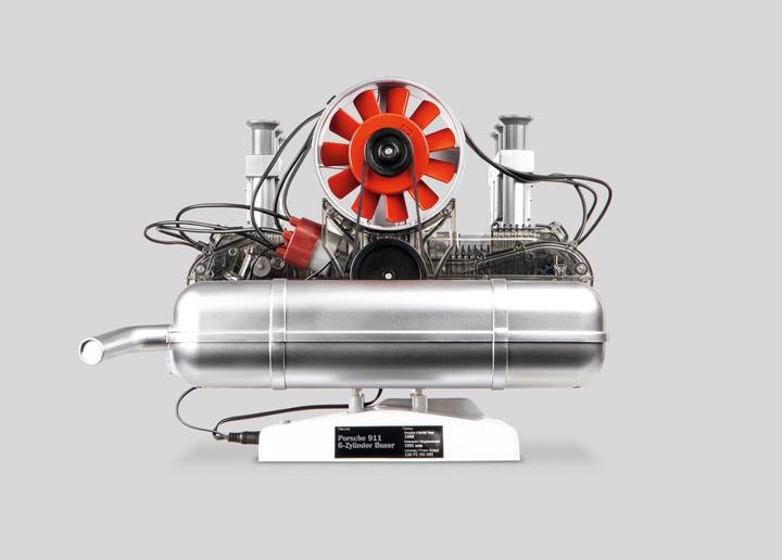 Actual product image Franzis Porsche 911 Boxermotor, Motorbausatz im Massstab 1:3