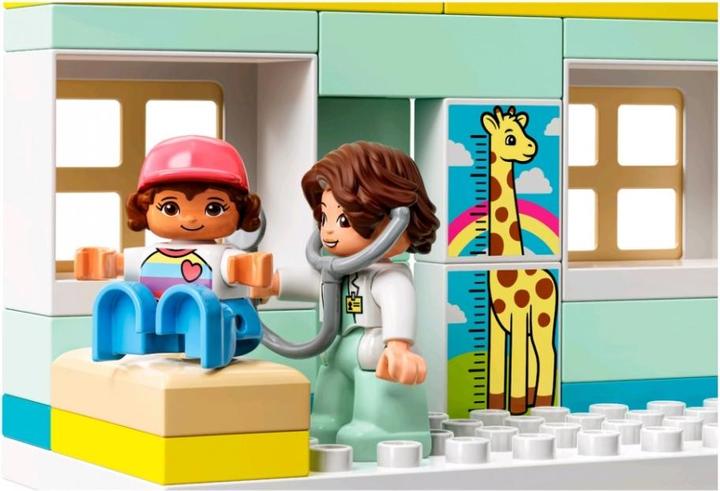 Actual product image LEGO Doctor's visit (10968)
