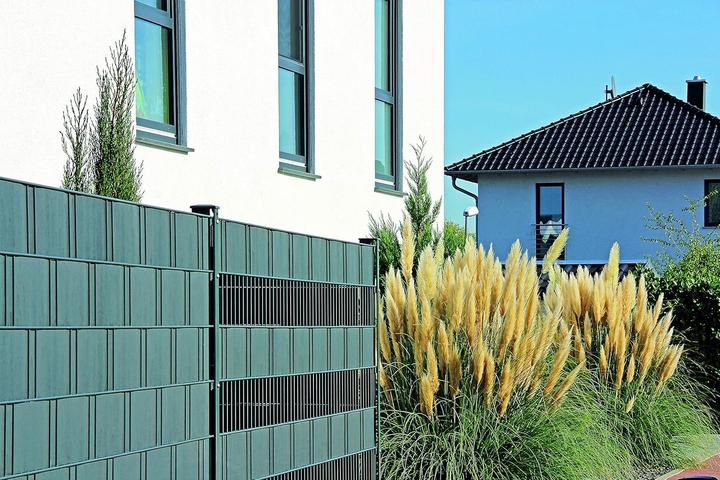 Actual product image Alberts Privacy strip height 190 mm anthracite RAL 7016 roll with 50 metres