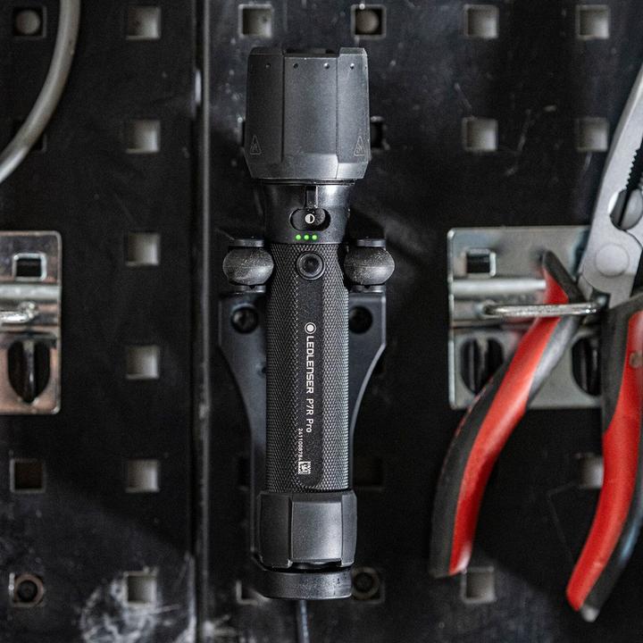 Produktbild Ledlenser Akku-Taschenlampe P7R PRO 35-1000/2000Lumen (17 cm, 2000 lm)