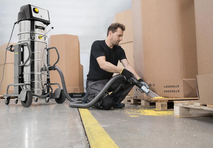 Actual product image Kärcher Industrial hoover IVM 60/30 three-phase current dust class M (Wet dry vacuum cleaner)