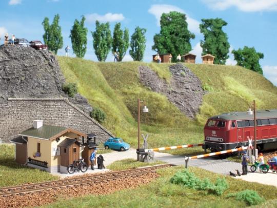 Produktbild Auhagen H0 Schrankenwärterhaus 11 345