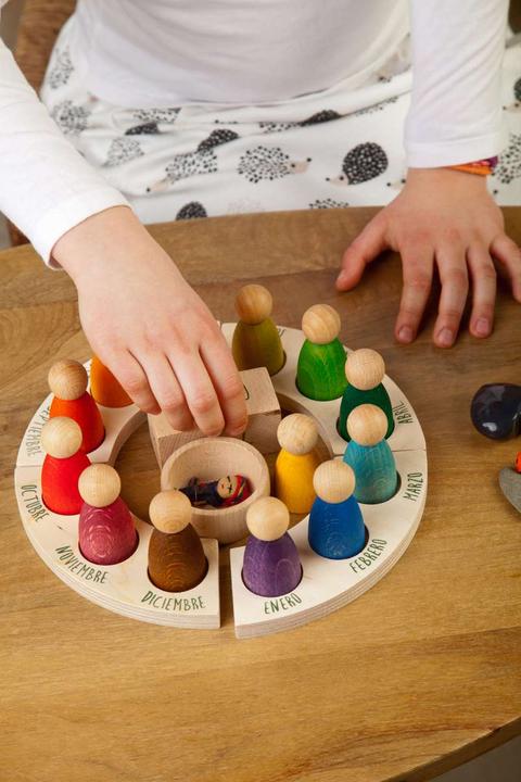 Produktbild Grapat Immerwährender Kalender (Deutsch) mit 12 Nins® Holzfiguren (Deutsch)