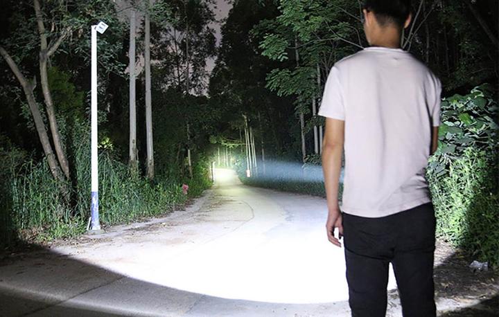 Actual product image Superfire flashlight L6-H, 750lm, USB-C (16.70 cm, 750 lm)
