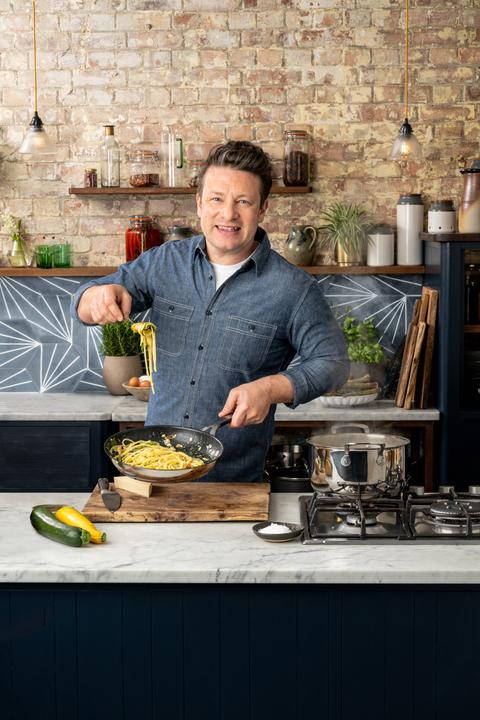 Produktbild Tefal Jamie Oliver Kitchen Essentials Schmorpfanne (25 cm, Bräter + Schmortopf, Edelstahl)