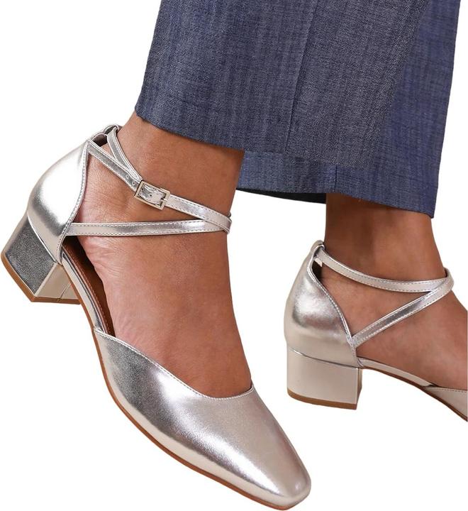 Actual product image Where's That From Womens/Ladies Peru Crossover Strap Low Block Heel Sandals (38)