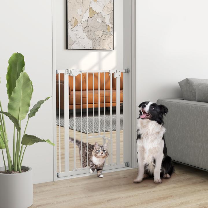 Image du produit Swisshandel24 Barrière de porte avec chatière, montage sans perçage, largeur variable 74-80 cm, ouverture d'une (74 cm)