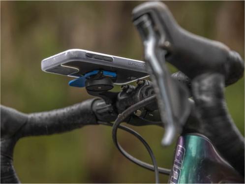 Actual product image Quad Lock Poncho (Apple iPhone 6, Apple iPhone 6s, Apple iPhone 7, Apple iPhone 8, Apple iPhone SE (2nd Gen))