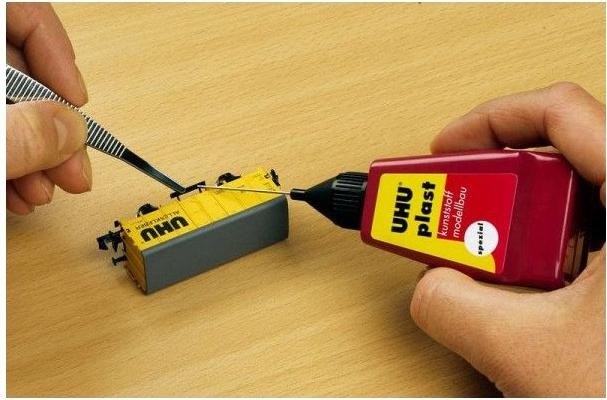 Actual product image UHU Plast Special (30 g, 34 ml)