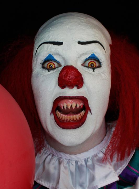 Actual product image Maskworld Make-up Set Pennywise Klassik