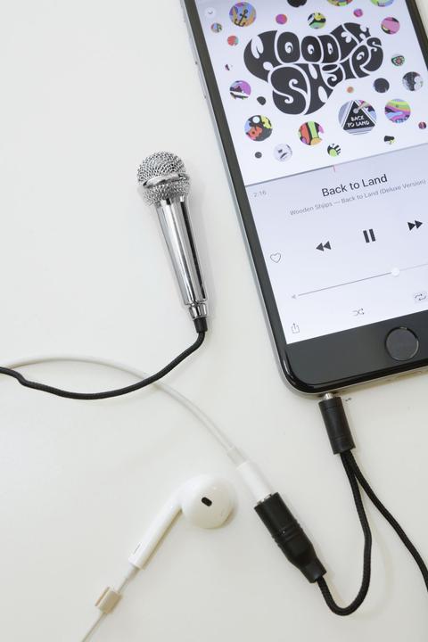 Image du produit Kikkerland Mini microphone de karaoké