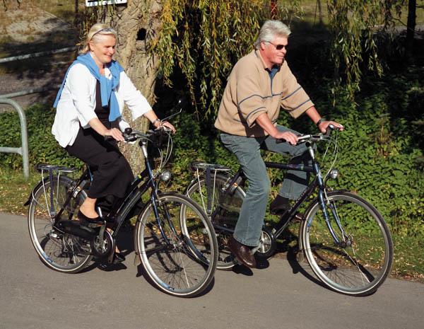 Produktbild Velo Fahrradsattel Basic Deep Channel