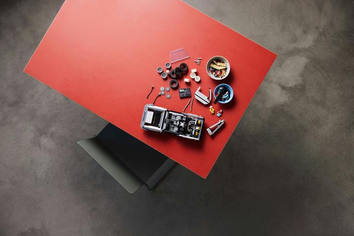Produktbild LEGO Zeitmaschine aus Zurück in die Zukunft (10300, LEGO Icons, LEGO Seltene Sets)