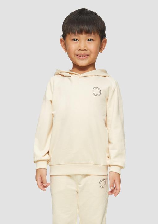 Produktbild S.Oliver Sweatshirt Unisex Kapuzen-Sweatshirt mit Rippbündchen und kleinem Print-Detail (92)