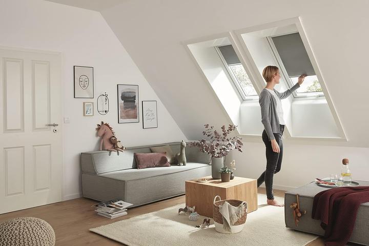 Produktbild Roto Tageslichtrollo ZRE für Dachfenster (134 x 140 cm)
