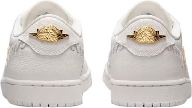 Immagine prodotto Jordan 1 Low Method of Make Sail Metallic Gold (Women's) (40)