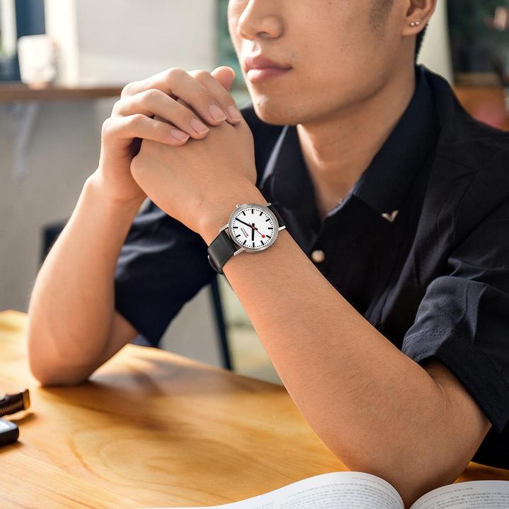 Produktbild Mondaine Classic - Vegan gebürstet (Analoguhr, Swiss Made, 36 mm)