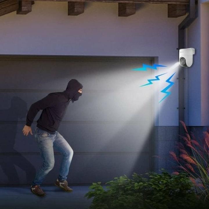 Image du produit EZVIZ Caméra sans fil Wi-Fi H8C, 1080p, DOME PT, F4 mm, contrôlée, IP65 (1920 x 1080 Pixels)