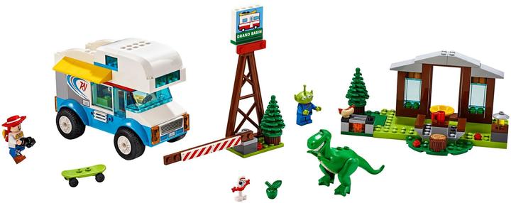 Actual product image LEGO Holidays with the motorhome (10769, LEGO Disney)