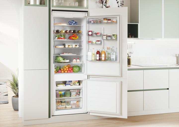 Actual product image Candy Fresco CBT7719EW Built-in 364 L E White (364 l)