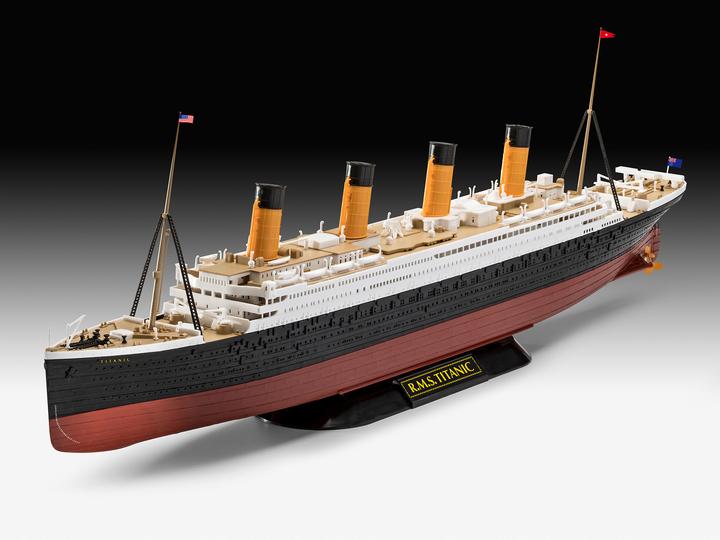 Actual product image Revell R.M.S. Titanic