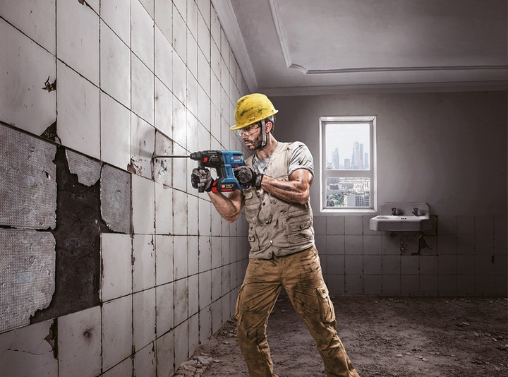 Immagine prodotto Bosch Professional GBH 18V-20, 2 x 5.0Ah batteria incl. L-BOXX + 68 accessori (Batteria ricaricabile)