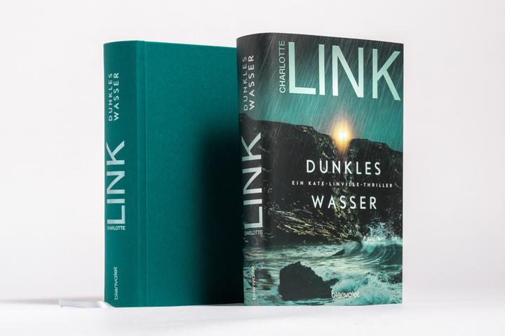 Actual product image Dunkles Wasser (German, Charlotte Link, 2024)