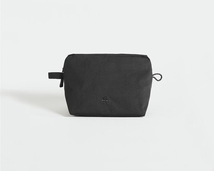 Actual product image Eoto Toiletry bag TOY:LETRY L, 4l, environmentally friendly, water-repellent (4 l)