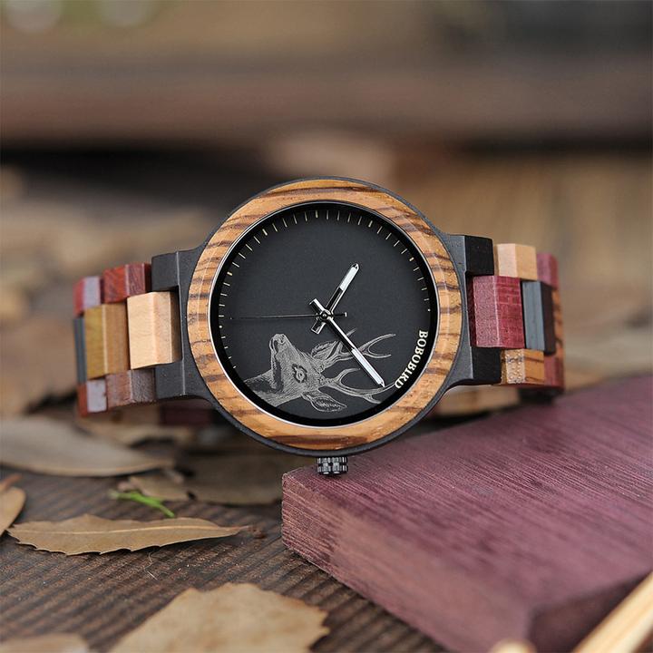 Image du produit Natura Punto Montre élégante en bambou, bois de santal et d'ébène, tête de cerf peinte