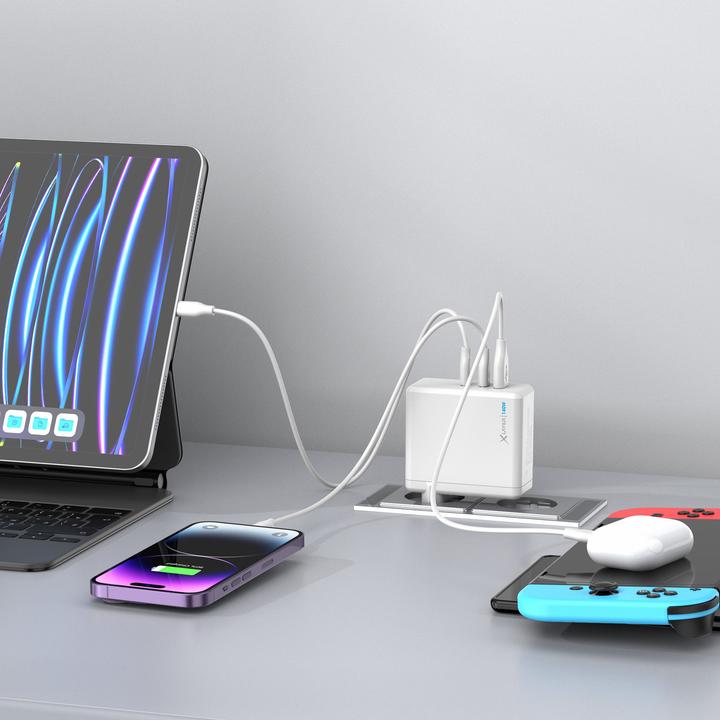Produktbild Xlayer Powercharger (140W) 1x USB-A / 2x USB-C, weiss (140 W, 3 Ports)