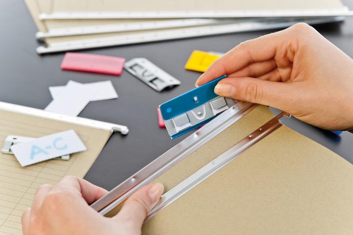 Produktbild Q-Connect Hängemappen Metall-Reiter (50 x)