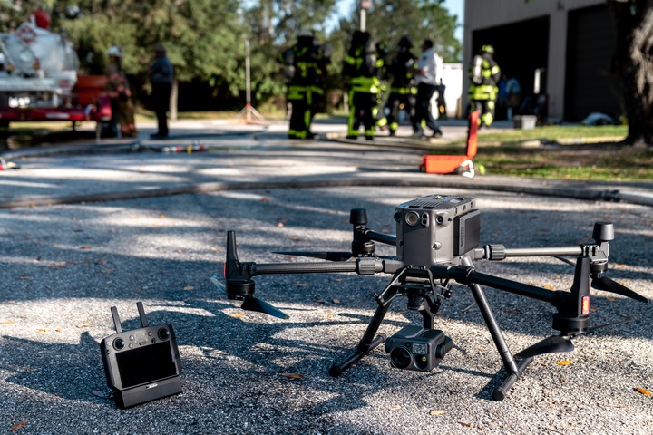 Produktbild DJI Matrice 300 RTK (55 min, 9000 g, 0.96 Mpx)