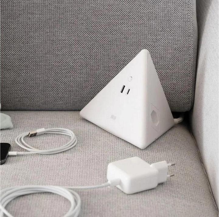 Actual product image Max Hauri Pyramid Soft-Touch surface (4x, Type 13, USB-A, USB-C, 2.50 m)