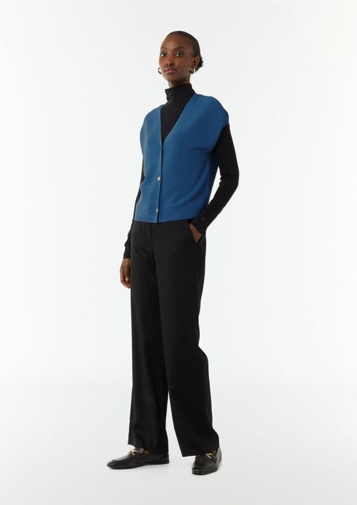 Produktbild Comma Strickjacke Kurze Strickjacke mit V-Ausschnitt (S)