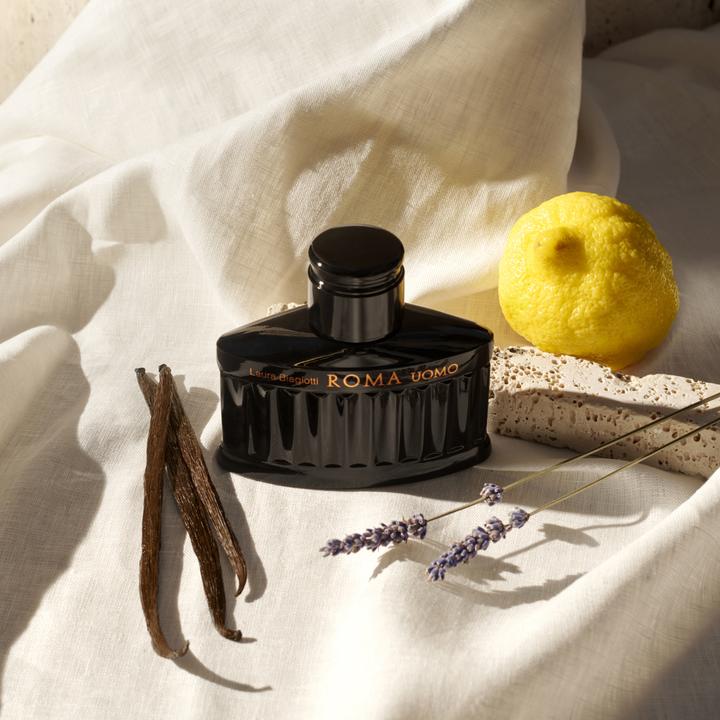 Actual product image Laura Biagiotti Roma Uomo Nero Estremo Eau de Parfum Intense Spr 40 ml (Eau de parfum, 40 ml)