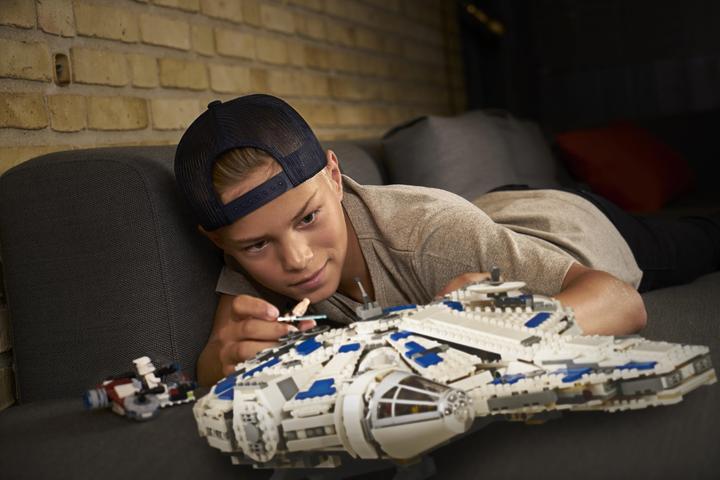 Actual product image LEGO Kessel Run Millennium Falcon (75212, LEGO Star Wars)