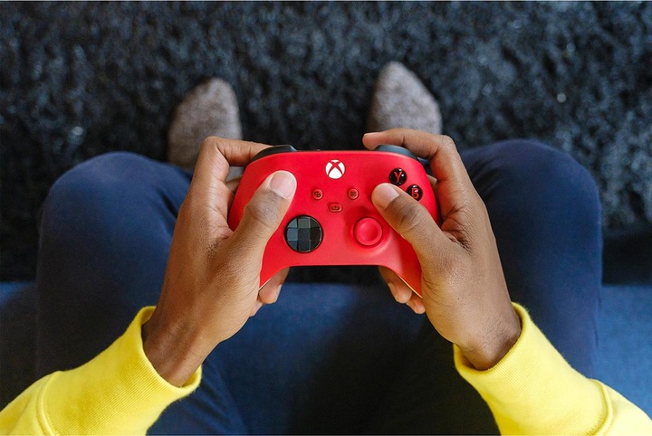 Immagine prodotto Microsoft Xbox Wireless Controller - Pulse Red (Xbox One S, Xbox Serie S, PC, Xbox One X, Xbox Series X)