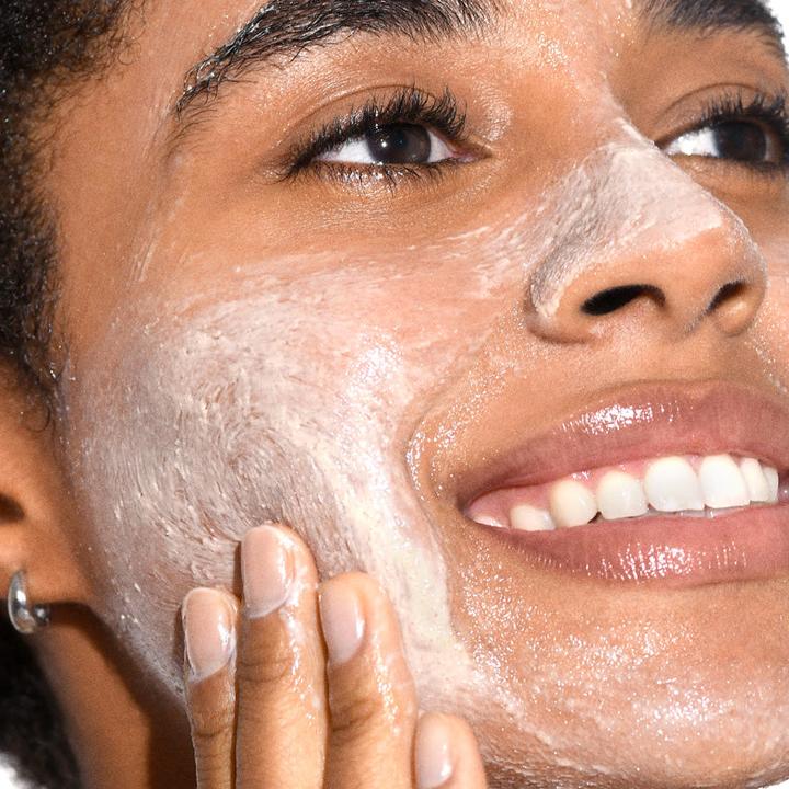 Immagine prodotto Veralab Smoothy Gentle Scrub Exfoliating And Gentle Cleanser For The Face - 50 Ml (Scrub detergente, 50 ml)