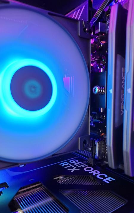 Produktbild Azerty EP Elite (2000 GB, 32 GB, AMD Ryzen 7 7700)