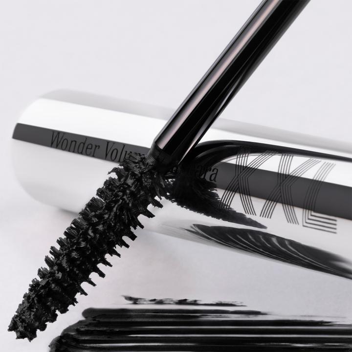 Actual product image Clarins Wonder Volume XXL (01 Extreme Black)