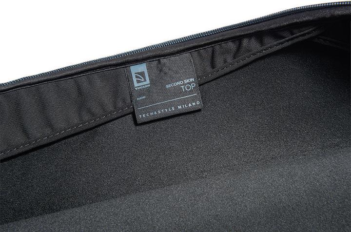 Actual product image Tucano Top Second Skin (15", Apple)