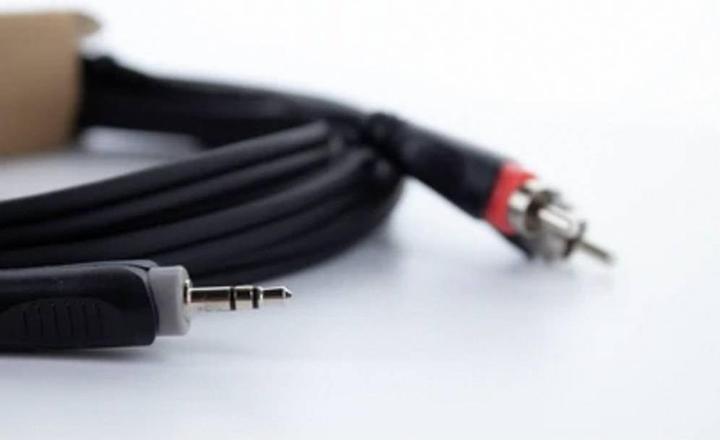 Actual product image Cordial 14857 Klinke / Cinch Audio Y-Adapter (1x Klinkenstecker 3.5 mm - 2x Cinc (5 m, 2.5mm, Cinch)